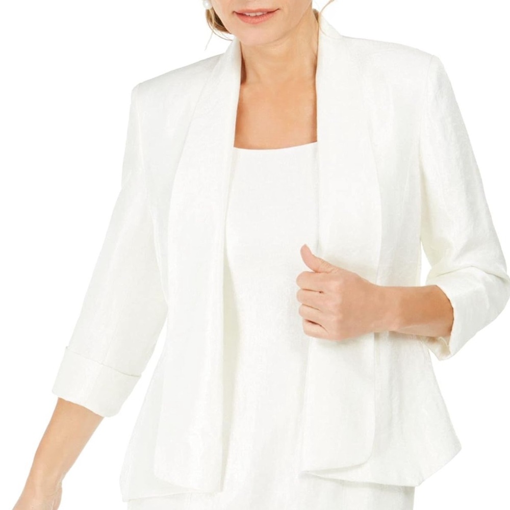 Kasper color Ivory, blazer New with Tag